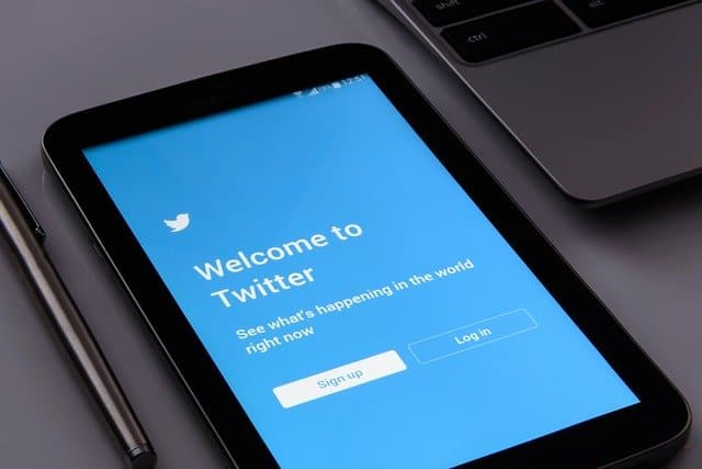 invest in Twitter